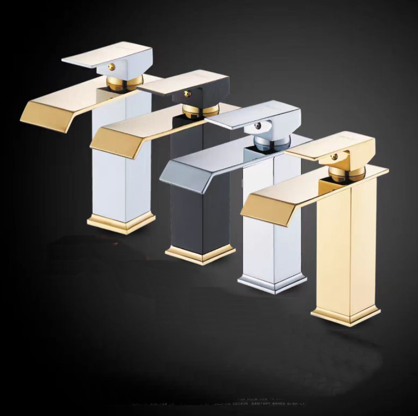 Kalt- und Warmwasser-Zwei-in-E – Home Bathroom With Two Toilets Bewertung und Preis